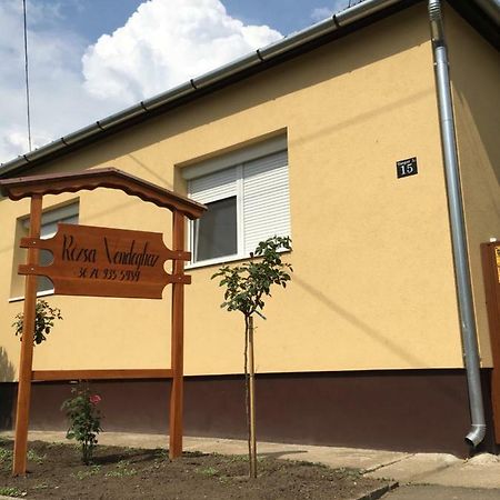 Hotel Rozsa Vendeghaz Tokaj Exterior foto