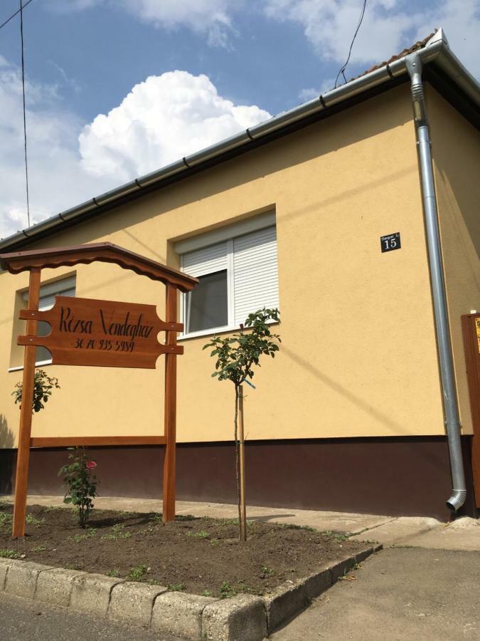 Hotel Rozsa Vendeghaz Tokaj Exterior foto