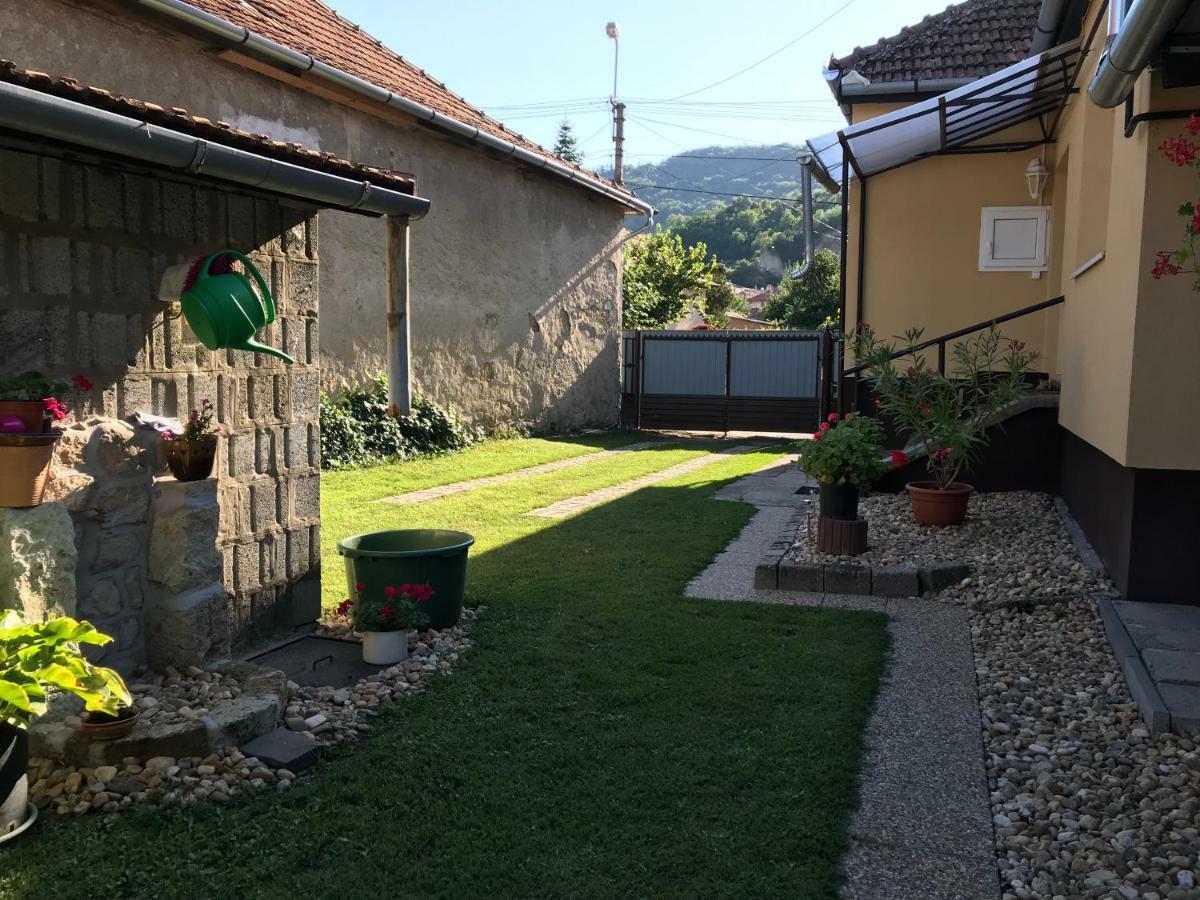 Hotel Rozsa Vendeghaz Tokaj Exterior foto